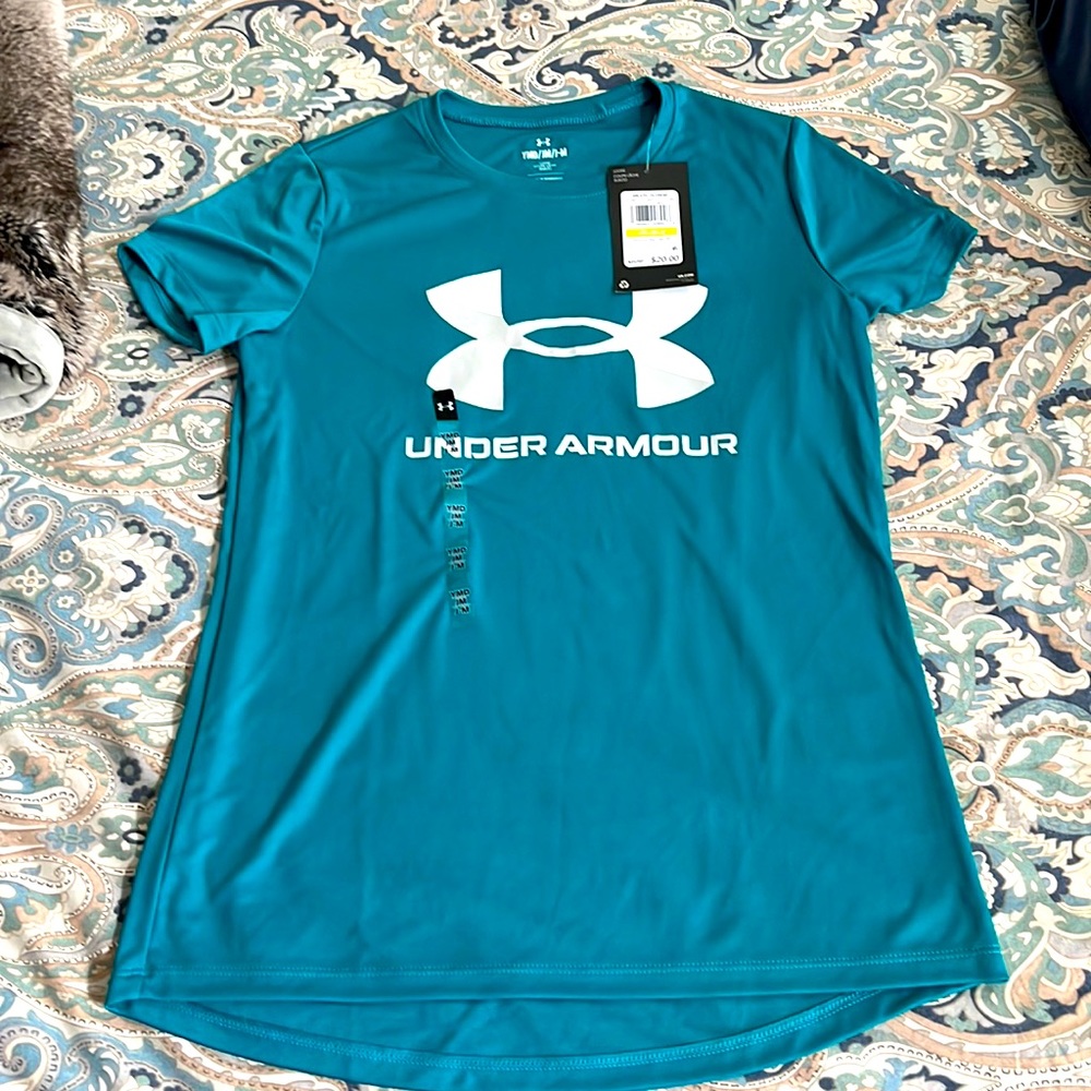 Girls NWT UA tee